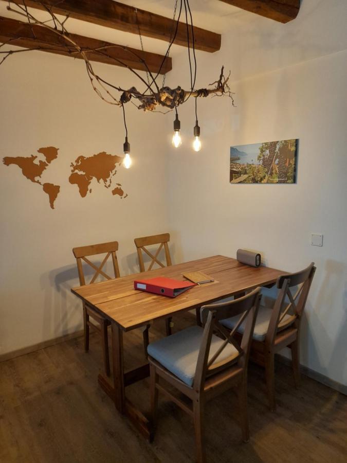 Studio Chez Un Vigneron Au Village Au 2Eme Etage Sans Ascenseur Villeneuve Exterior foto